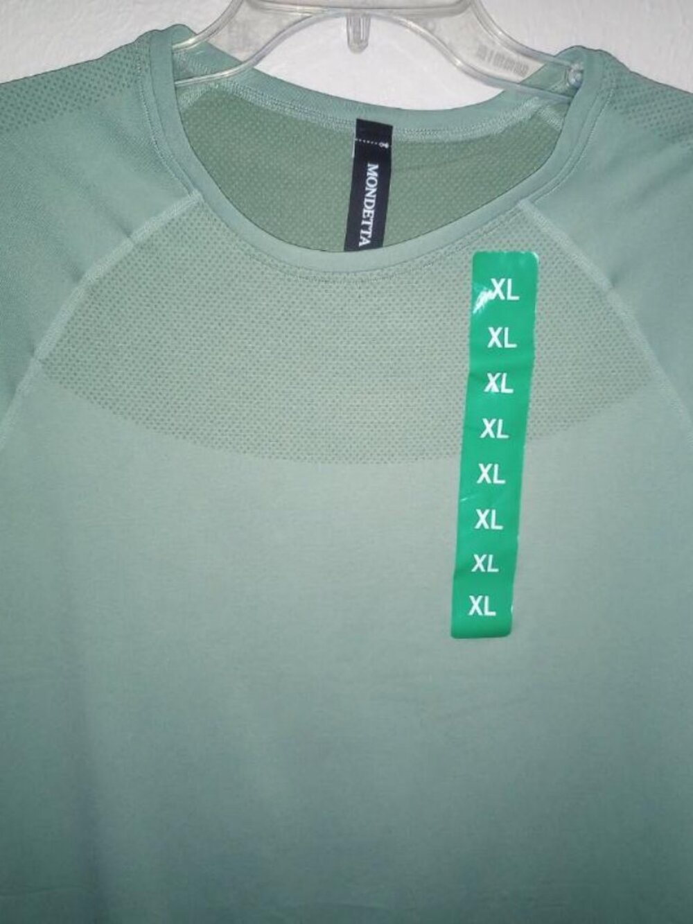Mondetta Women's Size XL Green Fitted Active SEamless T-Shirt NWT - Picture 3 of 5